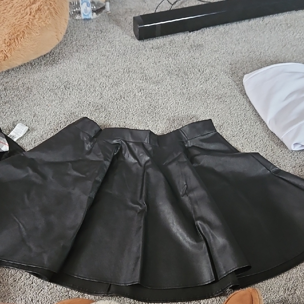 SHEIN Black Pleated Skater Mini Skirt